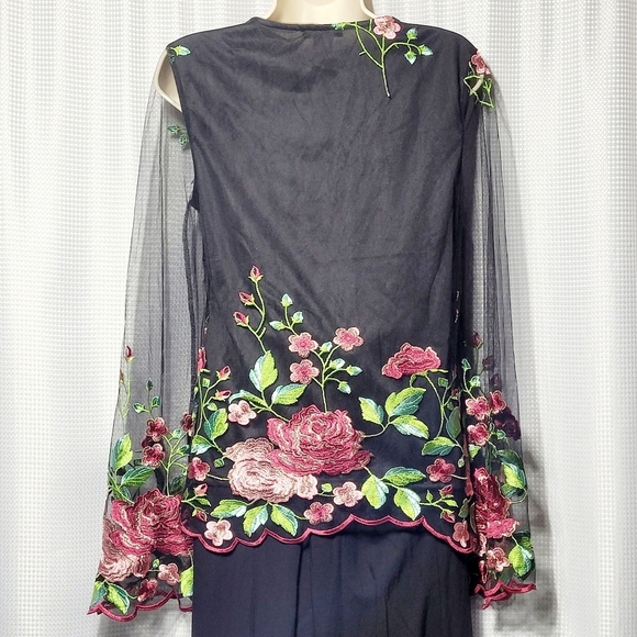 VENUS Rose Embroidered Tie Front Sheer Bell Sleeve Scallop Edge Blouse (XS) - Picture 10 of 10